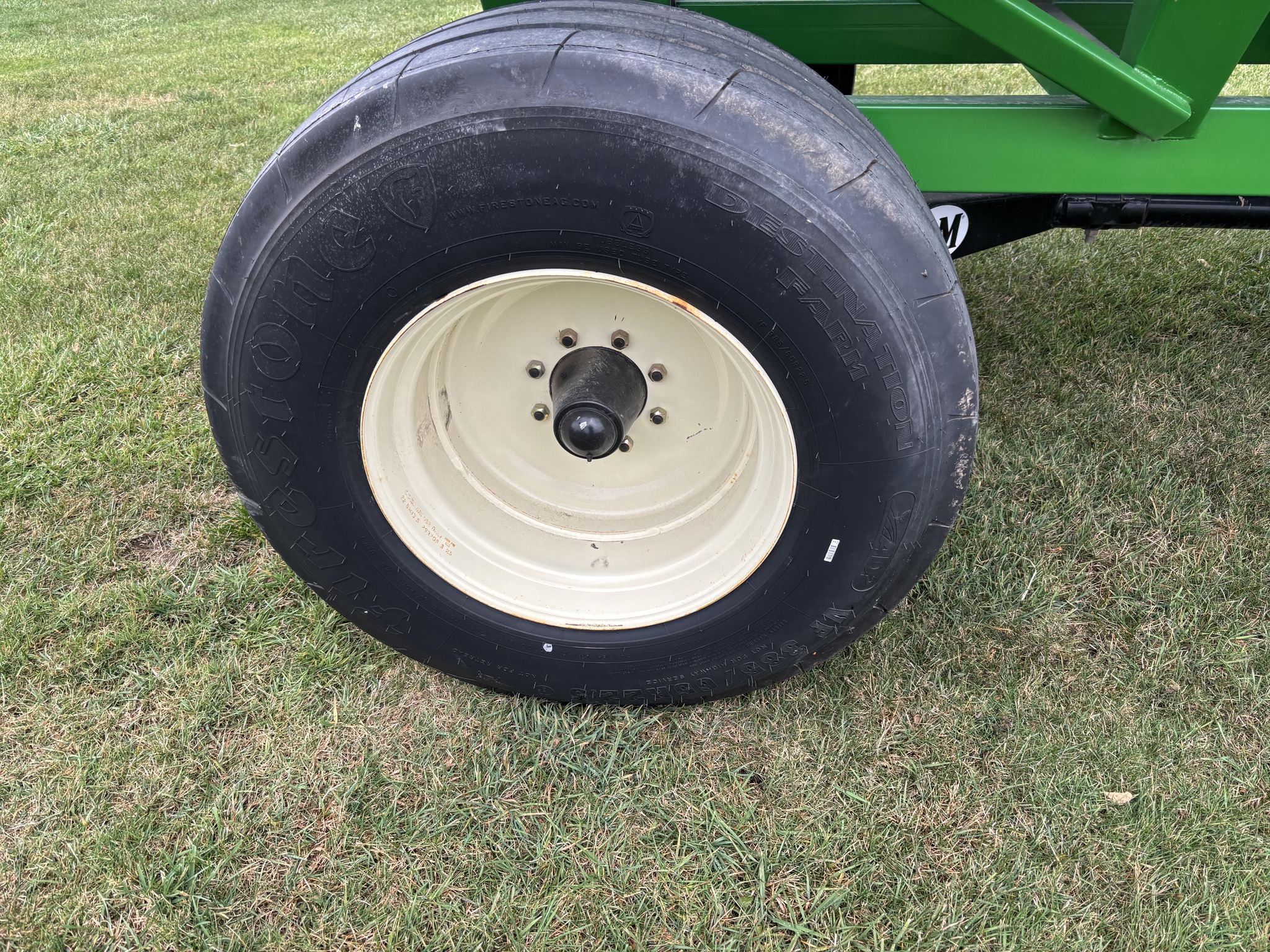 On Lot  J&m 385-24-G at Tri County Equipment Marlette, MI