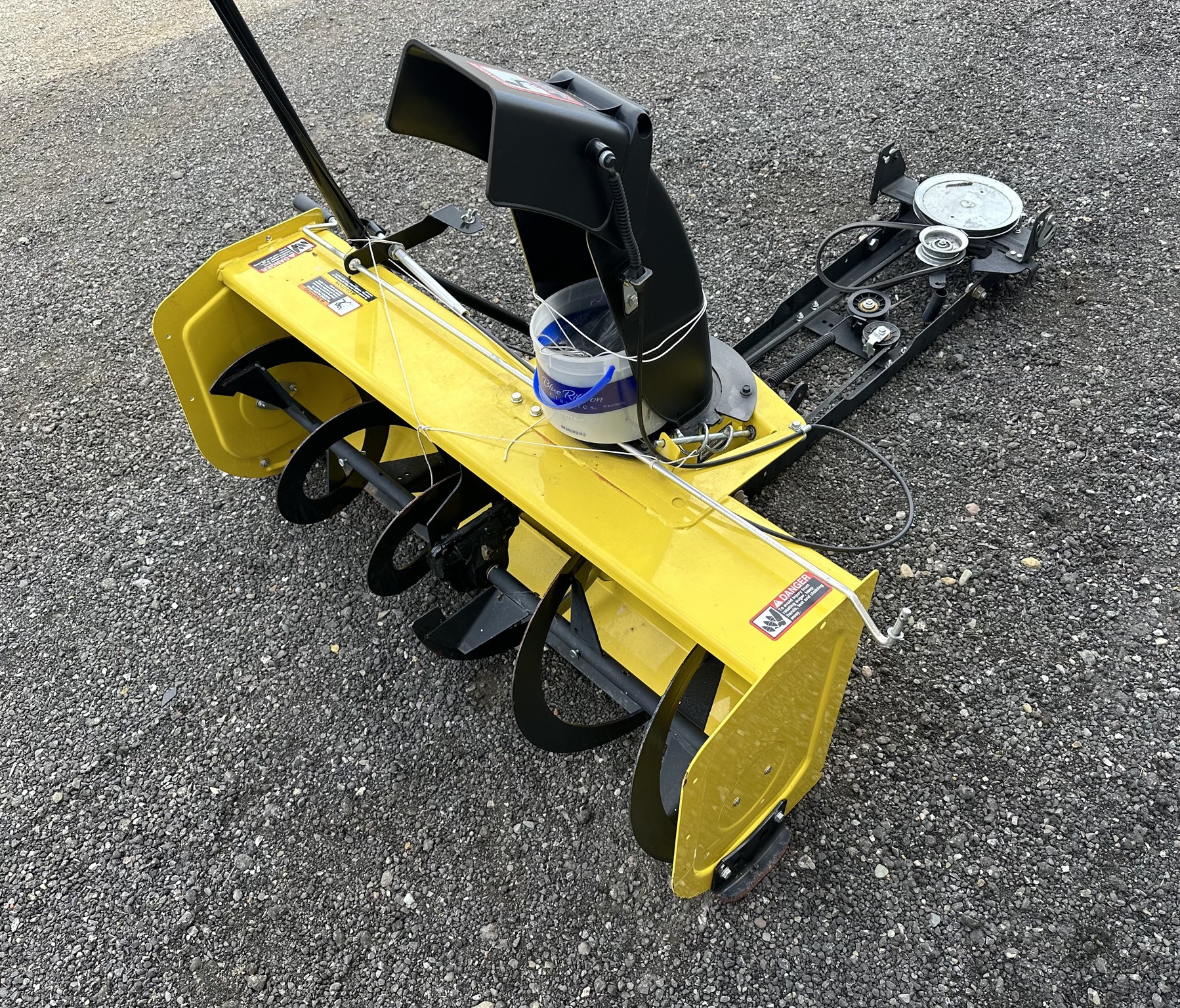 On Lot 2015 John Deere 44