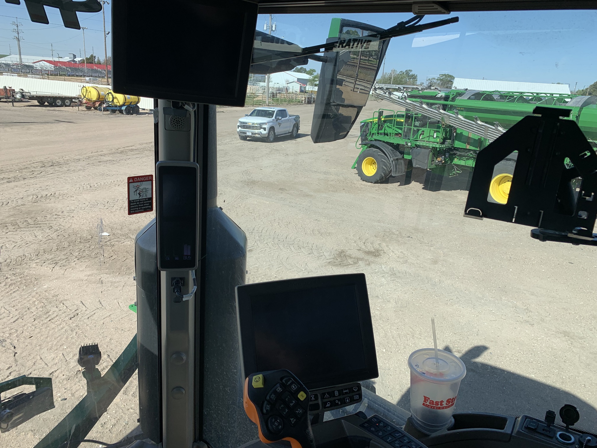  2023 John Deere 600R at LandMark in Gothenburg, NE