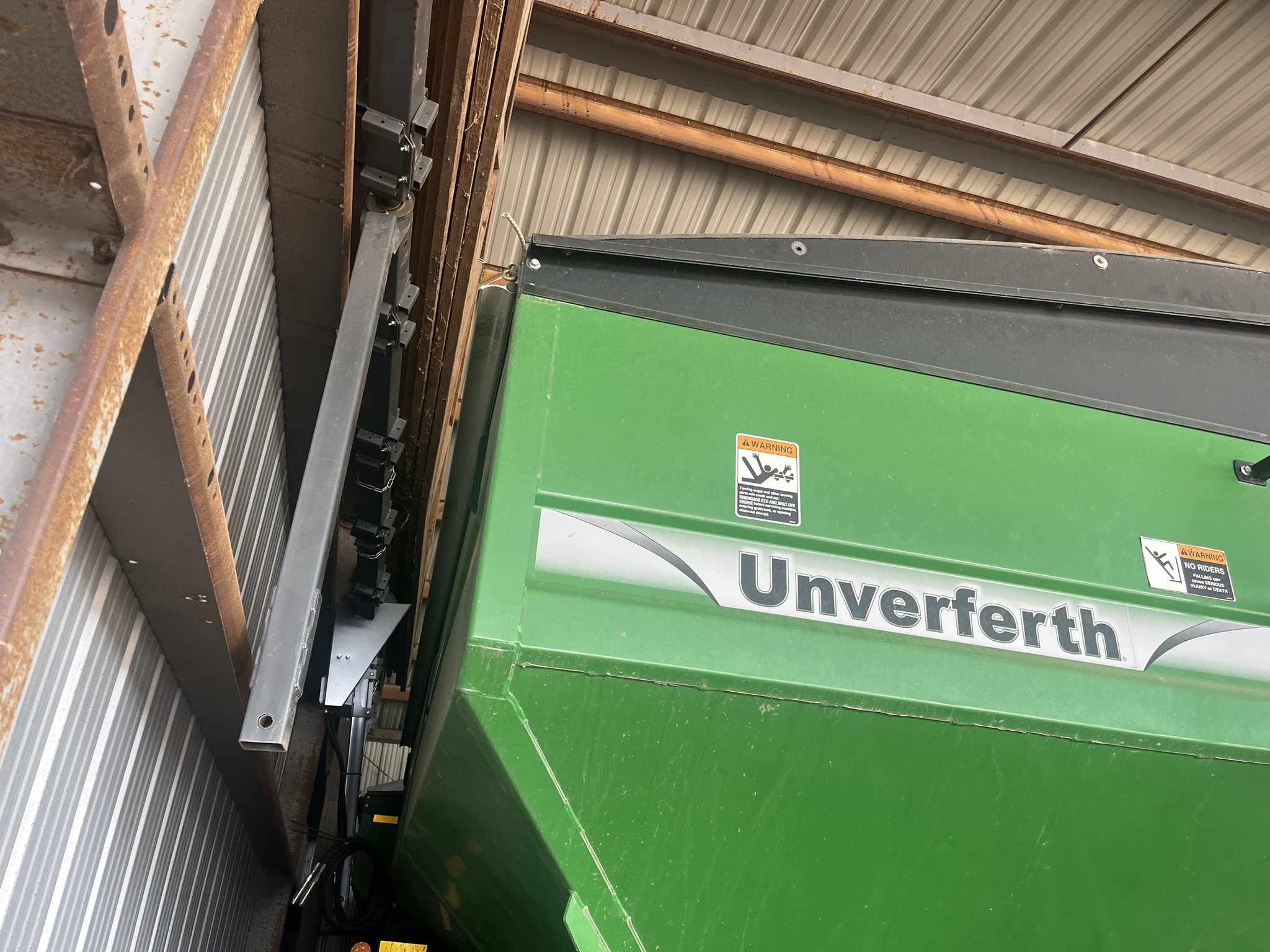  2011 UNVERFERTH 8250 at LandMark in Hastings, NE