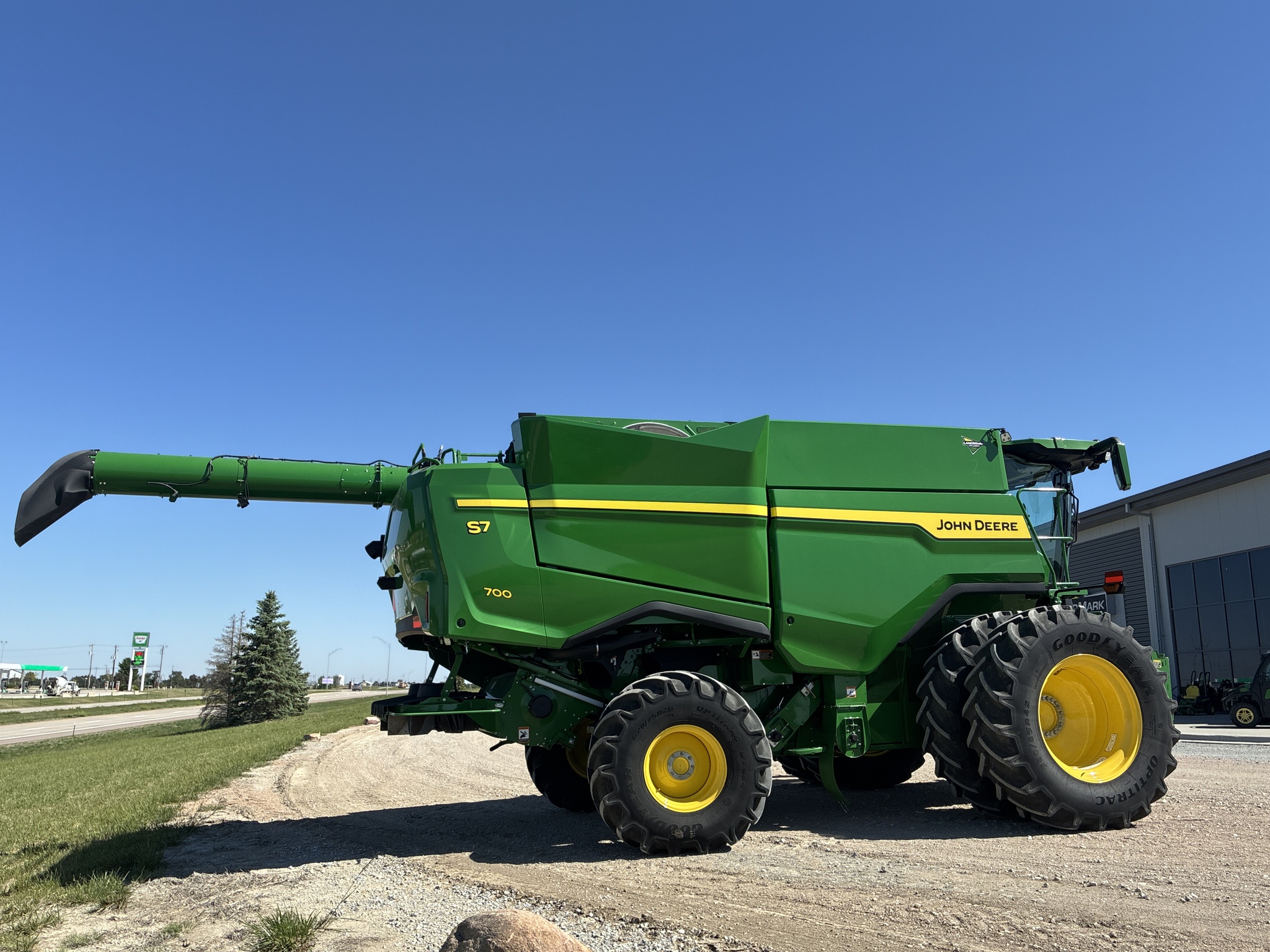  2025 John Deere S7 700 at LandMark in Hebron, NE