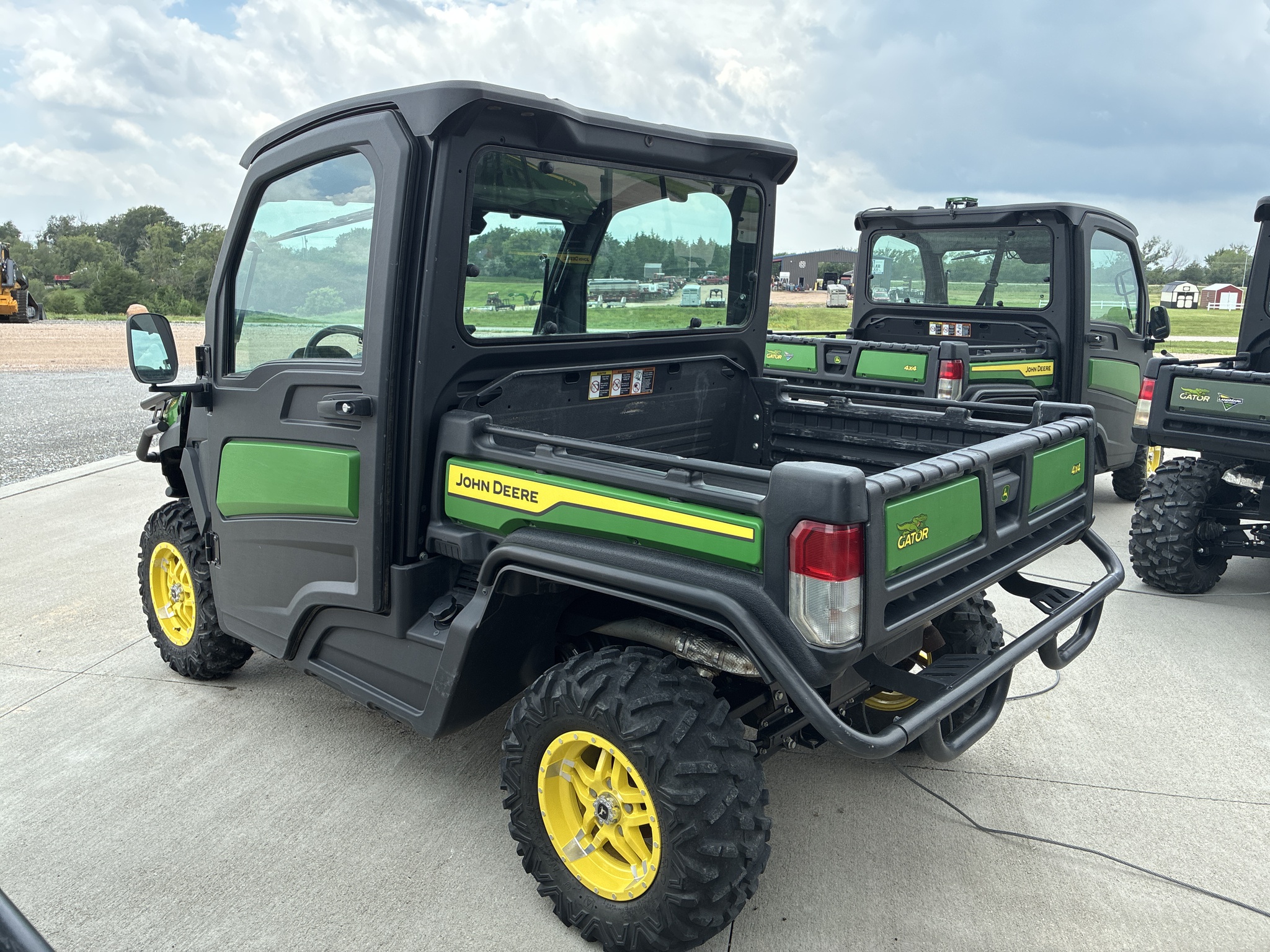  2024 John Deere XUV835M HVAC Cab at LandMark in Hebron, NE