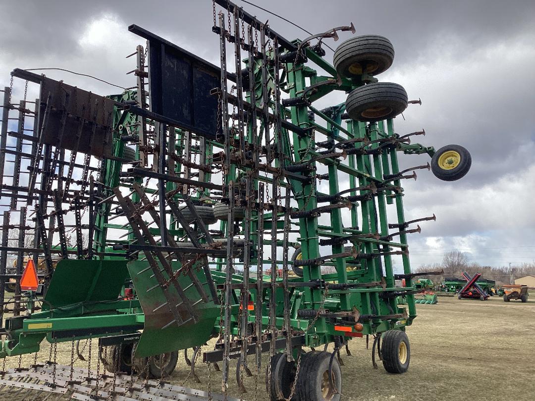 On Lot 2009 John Deere 2210 61.5' at Tri County Equipment Bad Axe, MI
