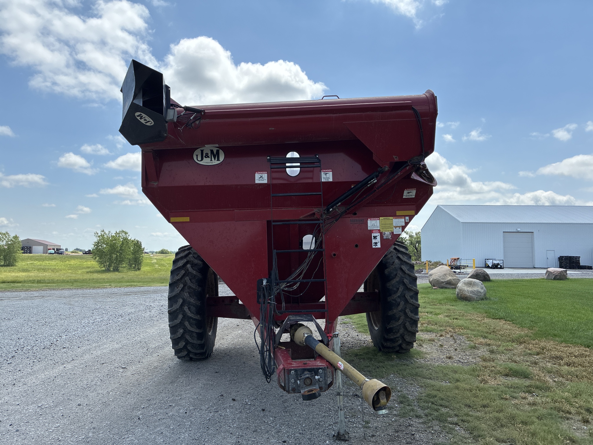  2010 J&m 750-18 at LandMark in Marysville, KS