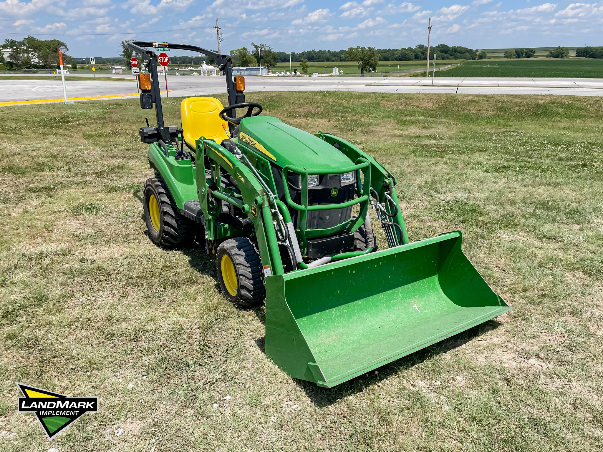  2022 John Deere 1023E at LandMark in Phillipsburg, KS