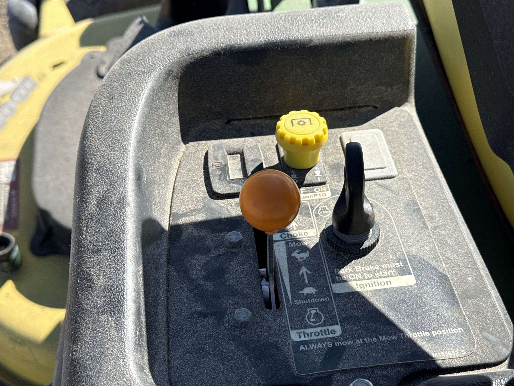  2010 John Deere Z445 at LandMark in Gothenburg, NE