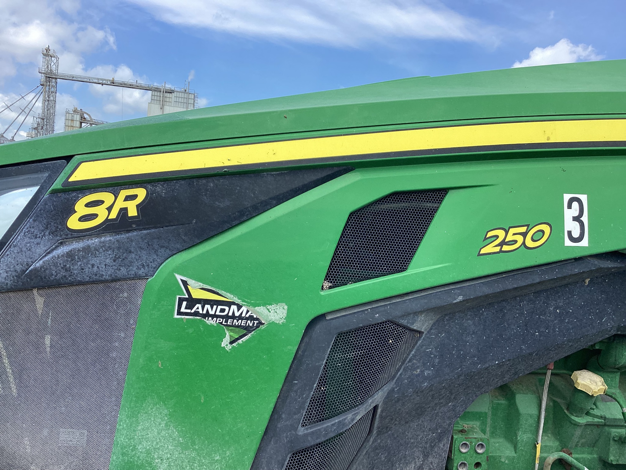  2022 John Deere 8R 250 at LandMark in Minden, NE