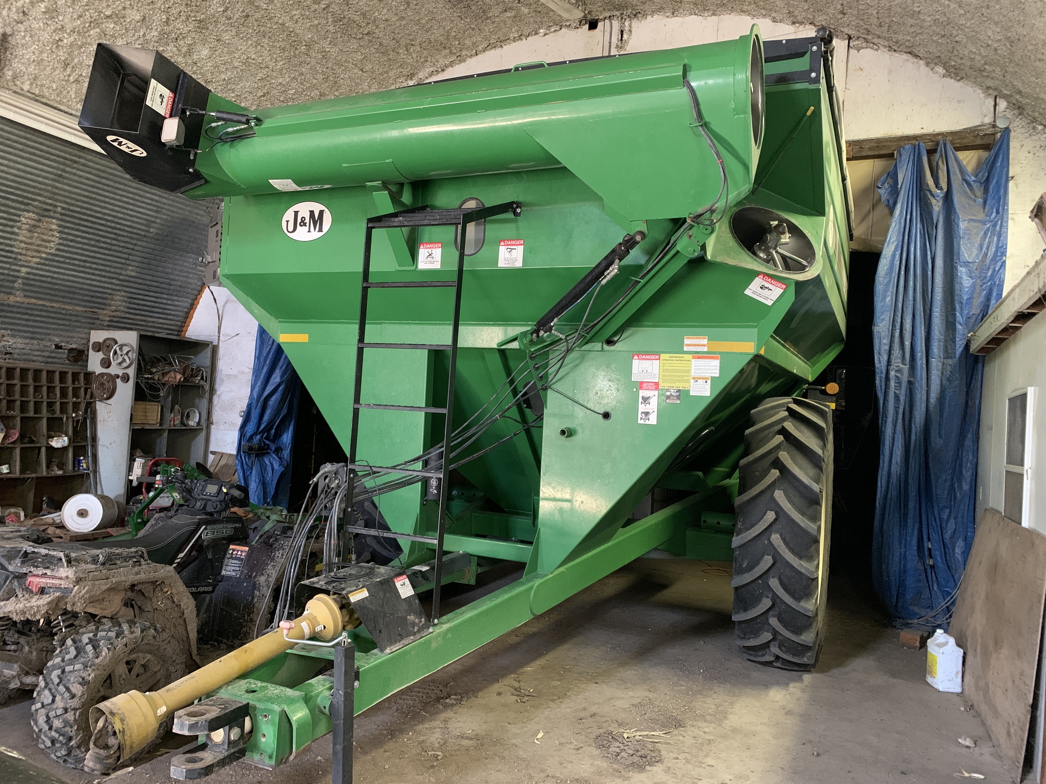  2012 J&m 750-18 at LandMark in Fairfield, NE