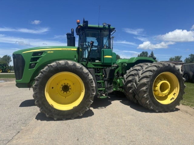 On Lot 2010 John Deere 9530 at Tri County Equipment Bad Axe, MI