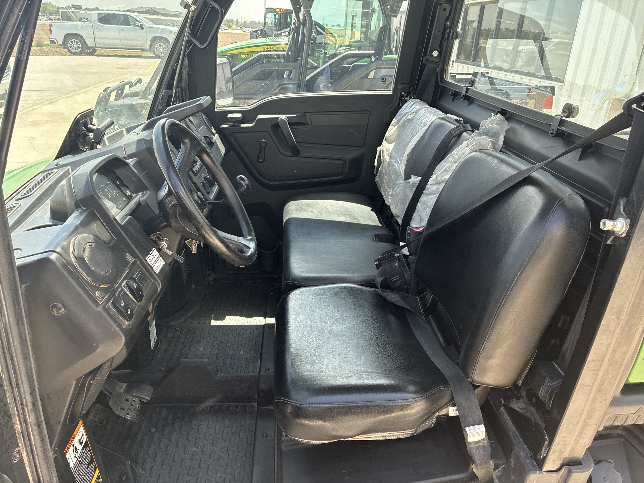  2023 John Deere XUV 835M at LandMark in Beatrice, NE