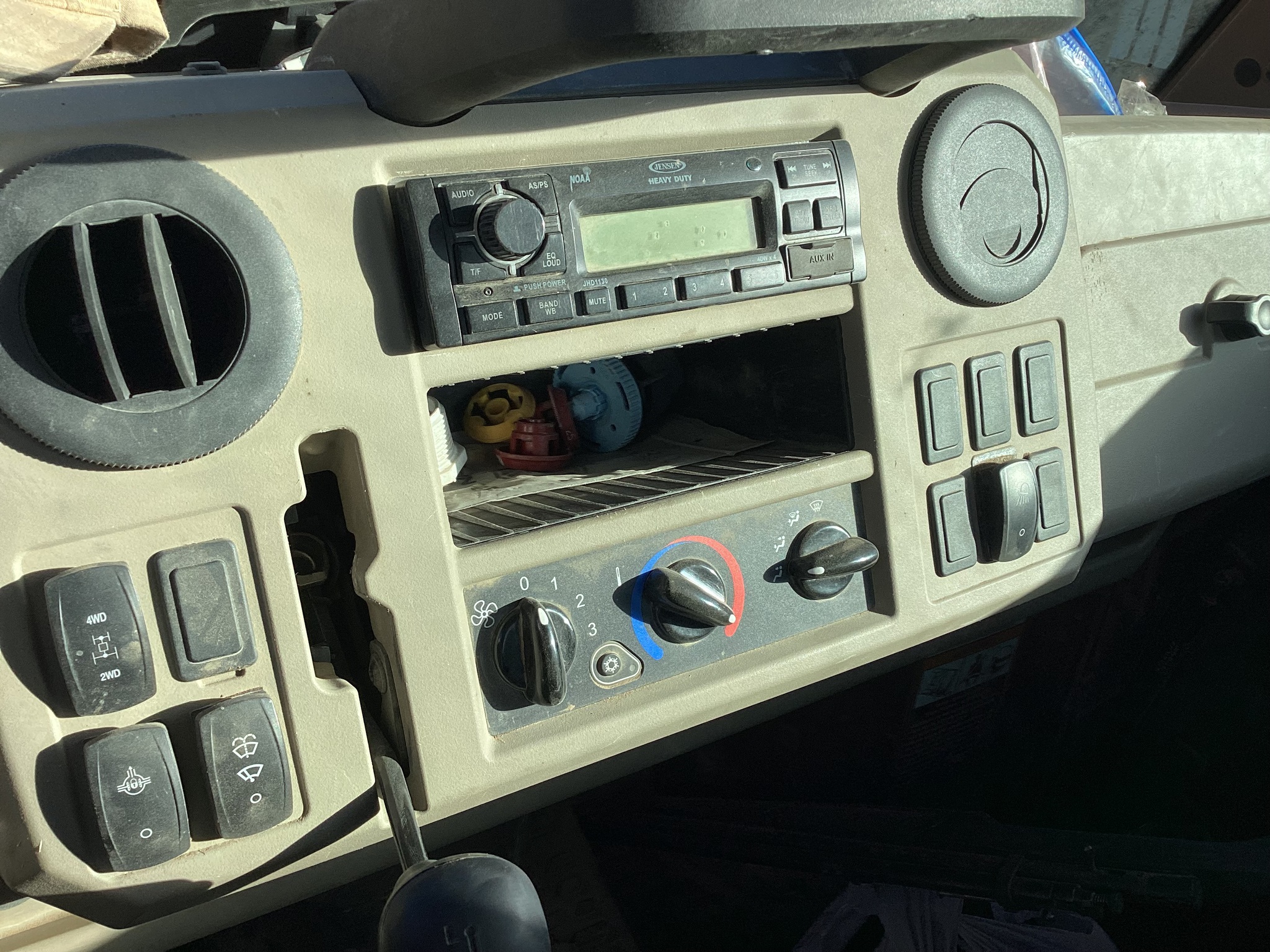  2024 John Deere XUV 835R at LandMark in Minden, NE