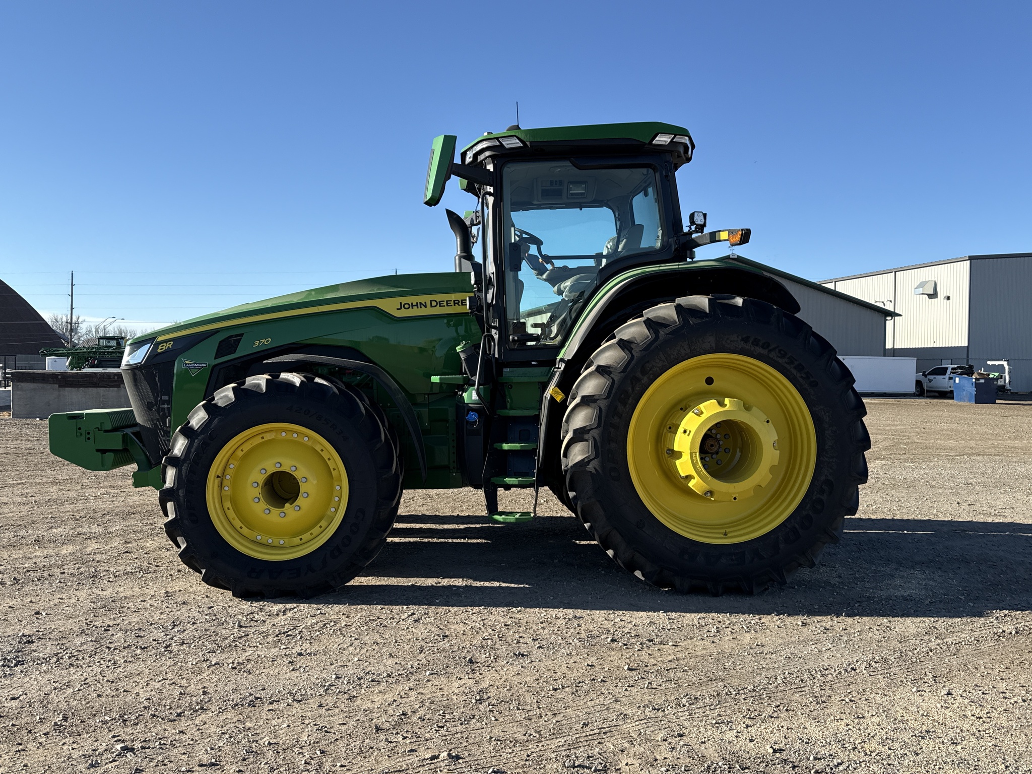  2025 John Deere 8R 370 at LandMark in Gothenburg, NE