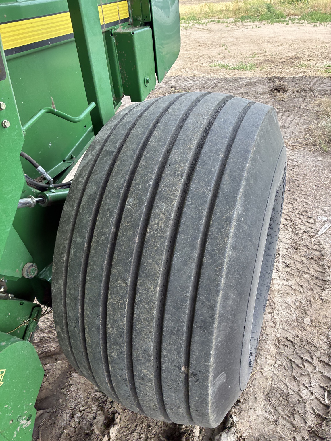  2013 John Deere 569 at LandMark in Arapahoe, NE