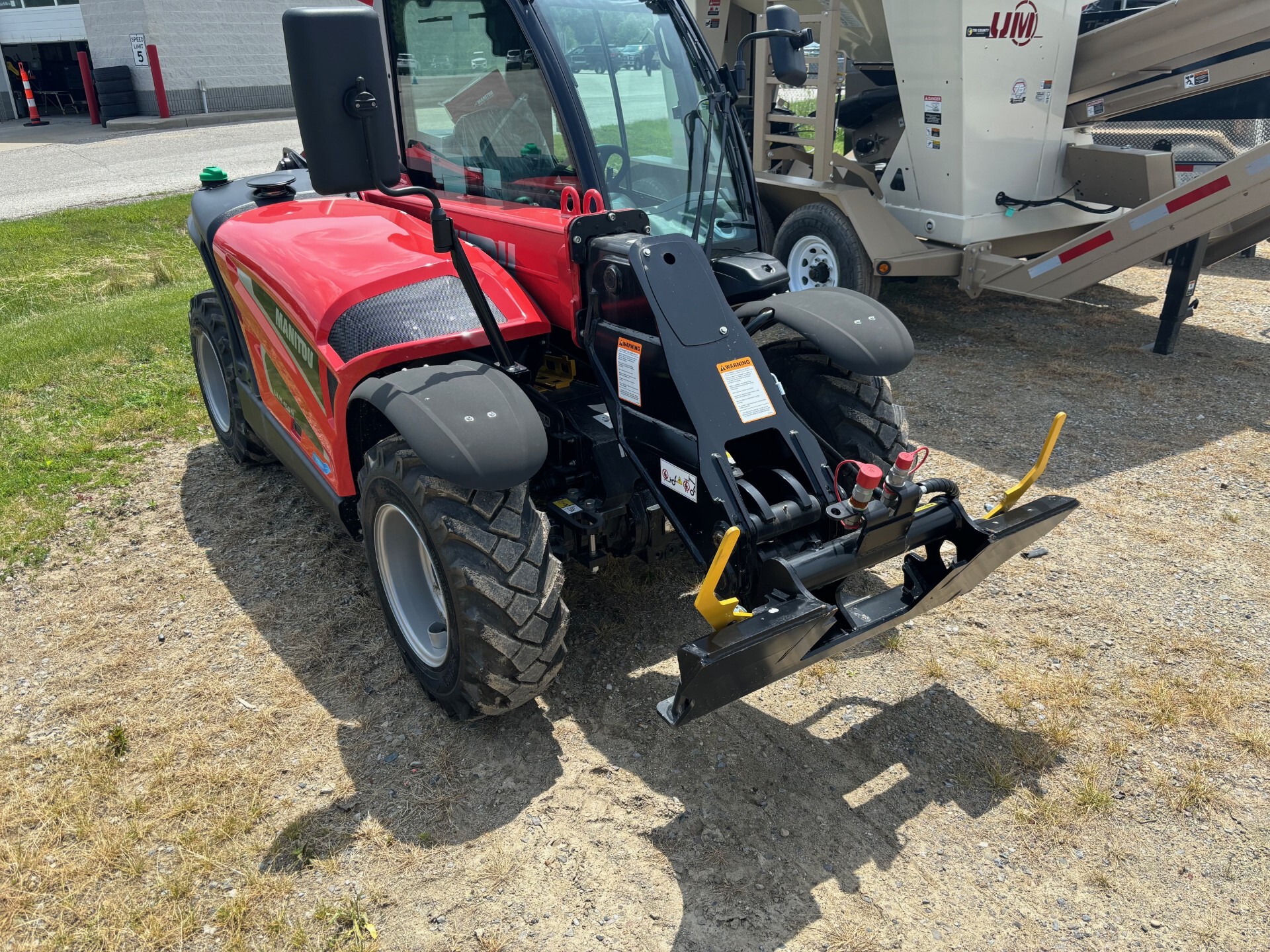 On Lot 2023 Manitou ULM415H at Tri County Equipment Sandusky, MI