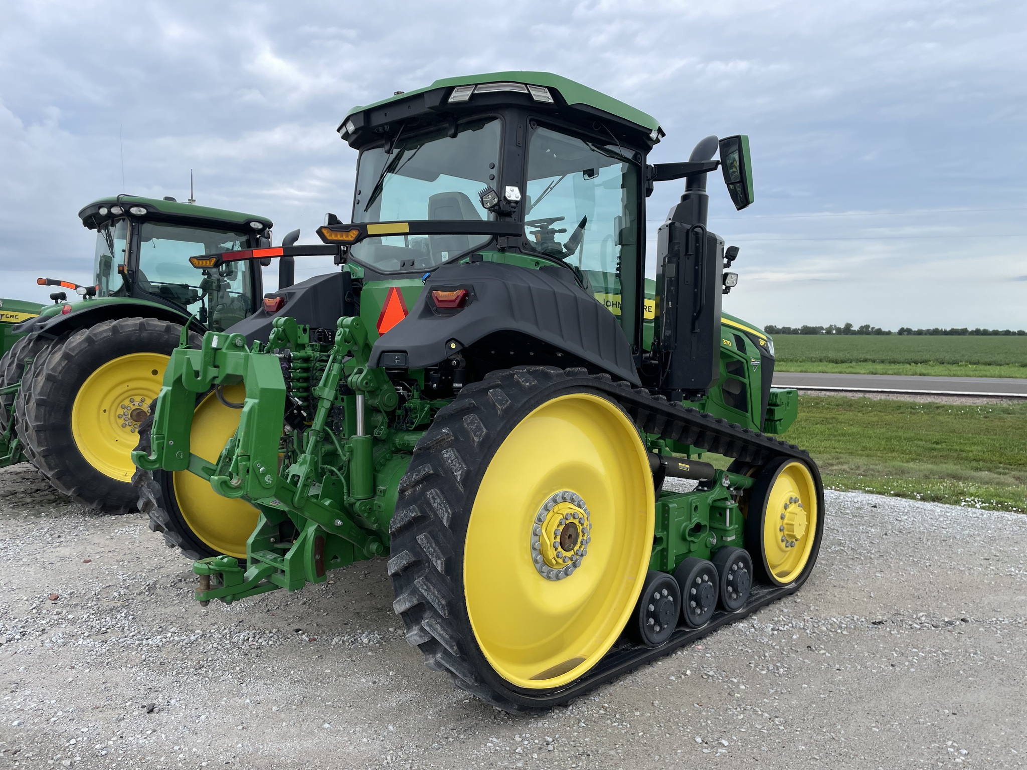  2024 John Deere 8RT 370 at LandMark in Fairfield, NE