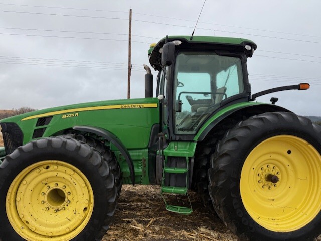  2010 John Deere 8225R at LandMark in Gothenburg, NE