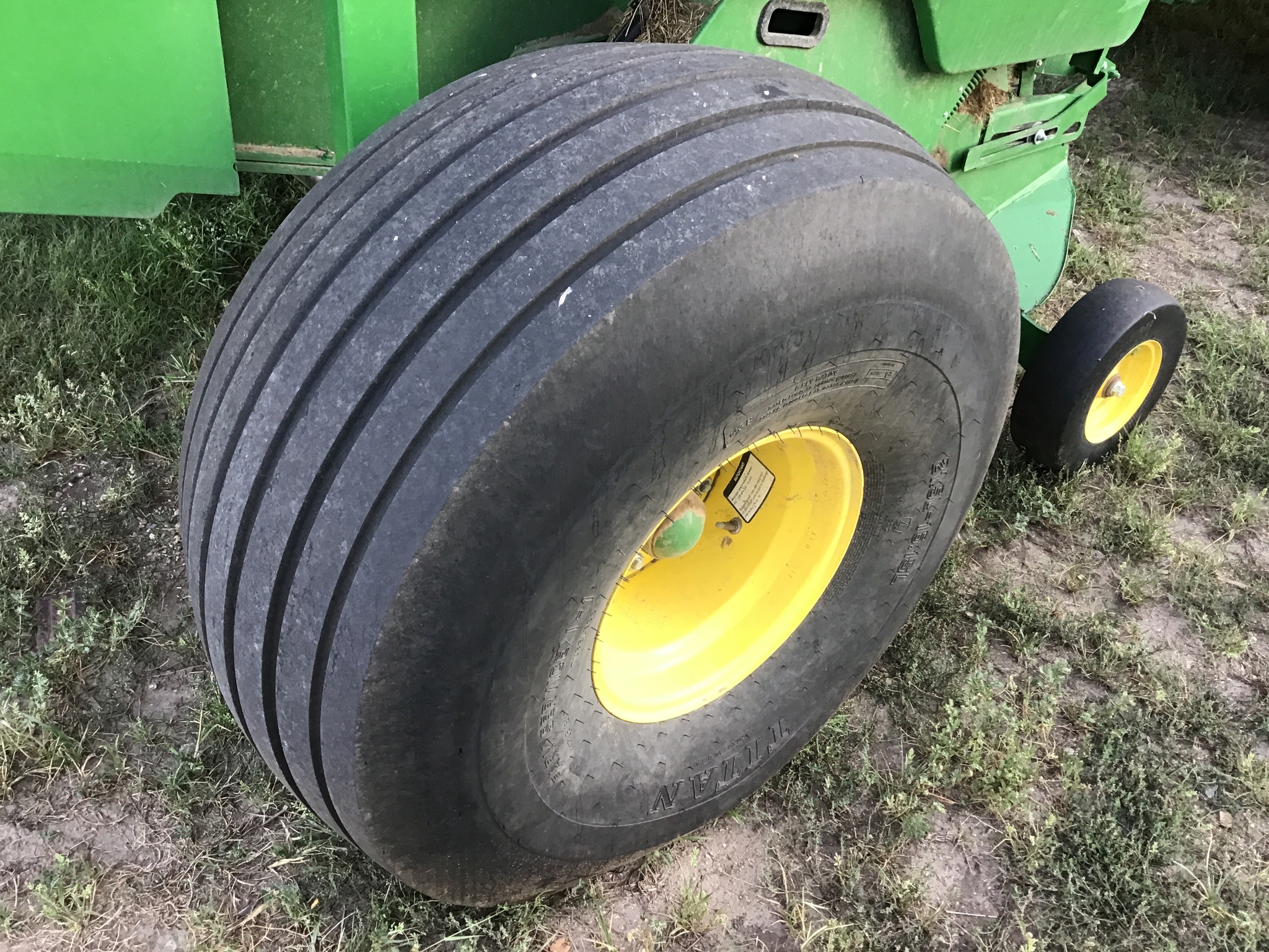  2021 John Deere 560R at LandMark in Smith Center, KS