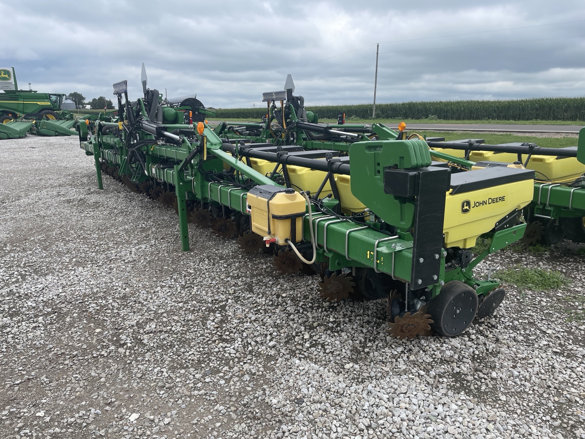  2021 John Deere 1725 at LandMark in Fairfield, NE