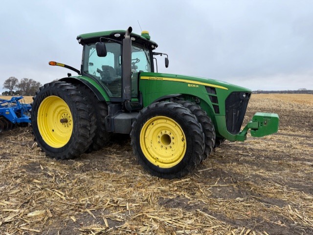 2010 John Deere 8225R at LandMark in Gothenburg, NE