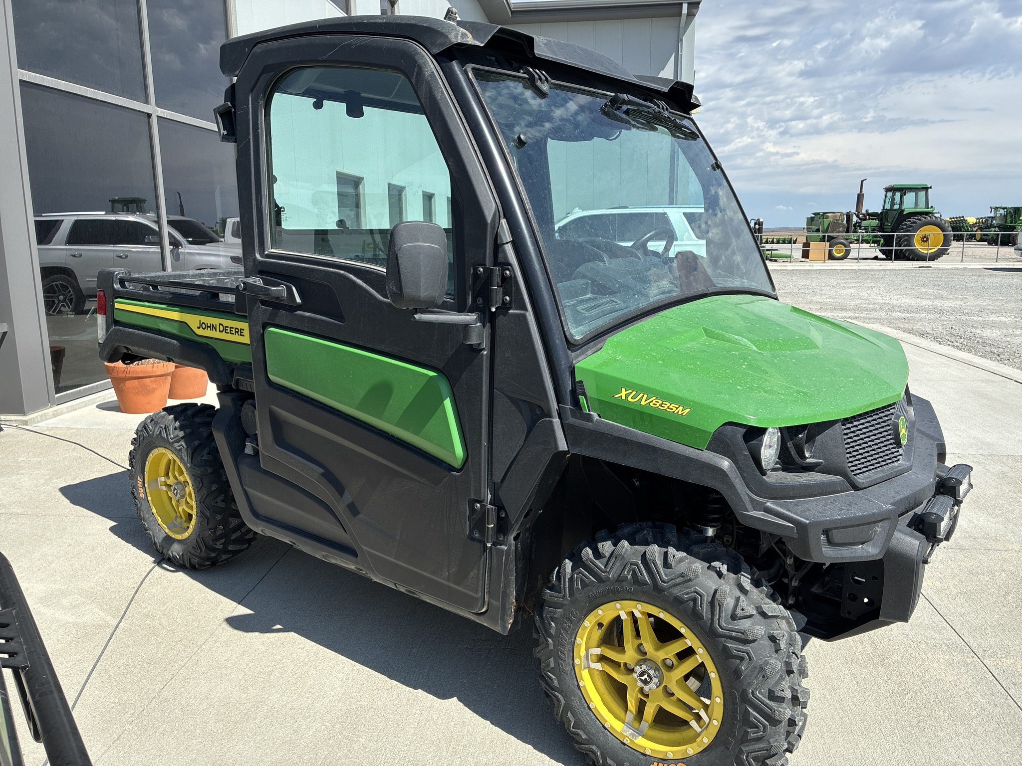  2023 John Deere XUV 835M at LandMark in Hebron, NE