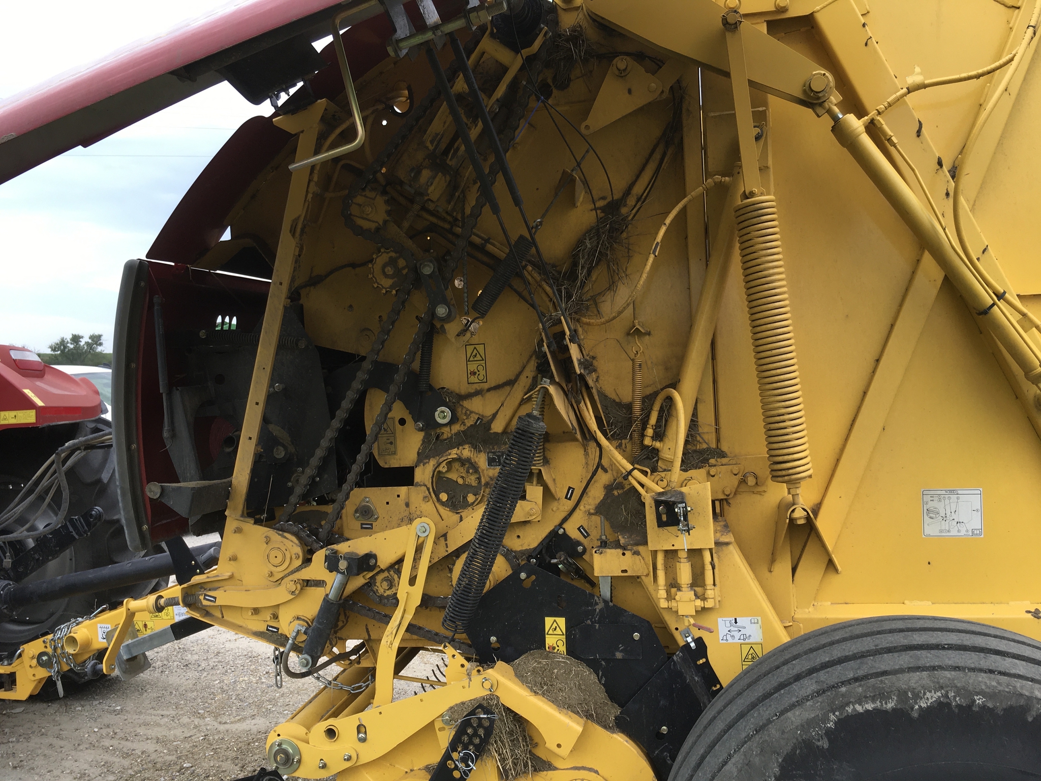  2023 NEW HOLLAND Rollbelt 560 at LandMark in Phillipsburg, KS