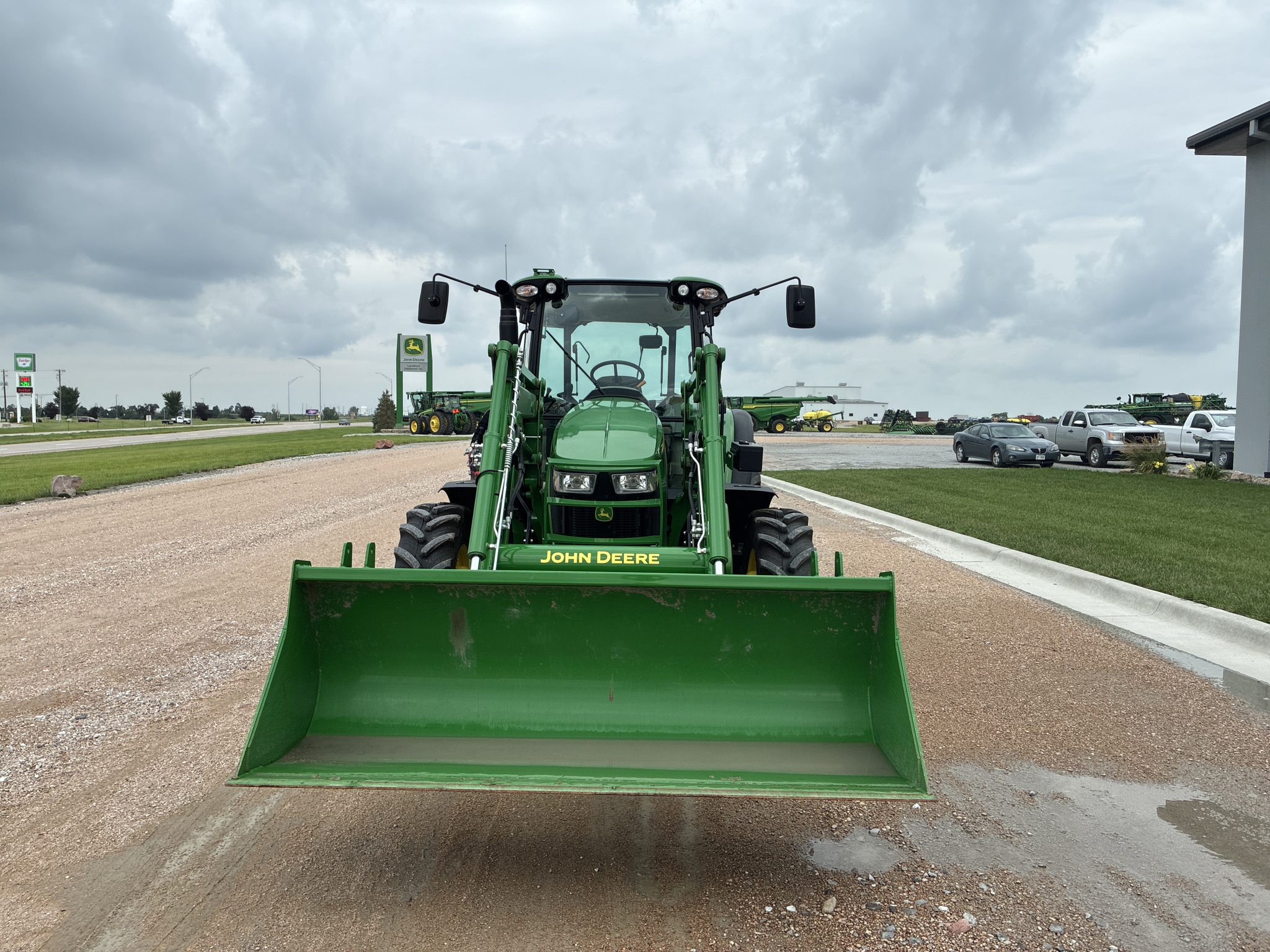  2023 John Deere 5090M at LandMark in Hebron, NE